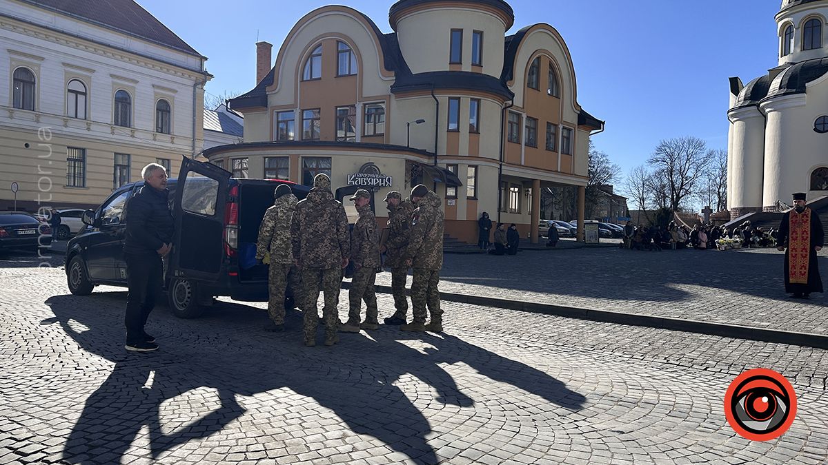 У Коломиї зустріли кортеж померлого воїна Сергія Могильняка 3