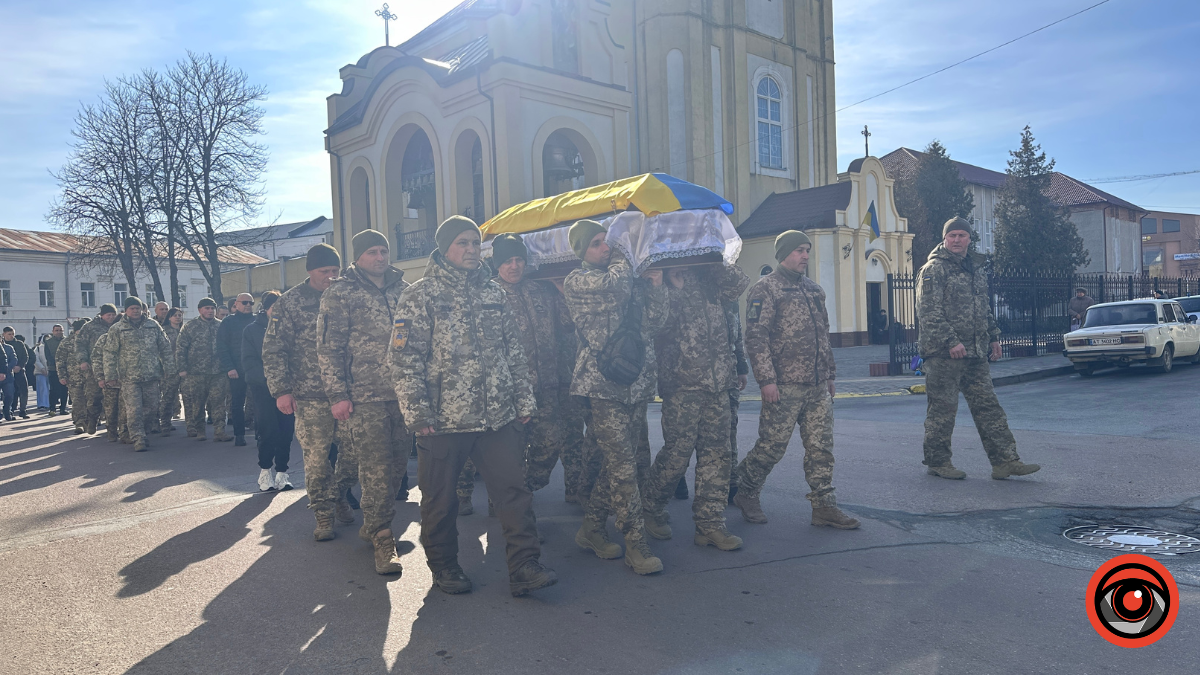 У Коломийську громаду назавжди повернувся полеглий Герой Роман Качелюк 11