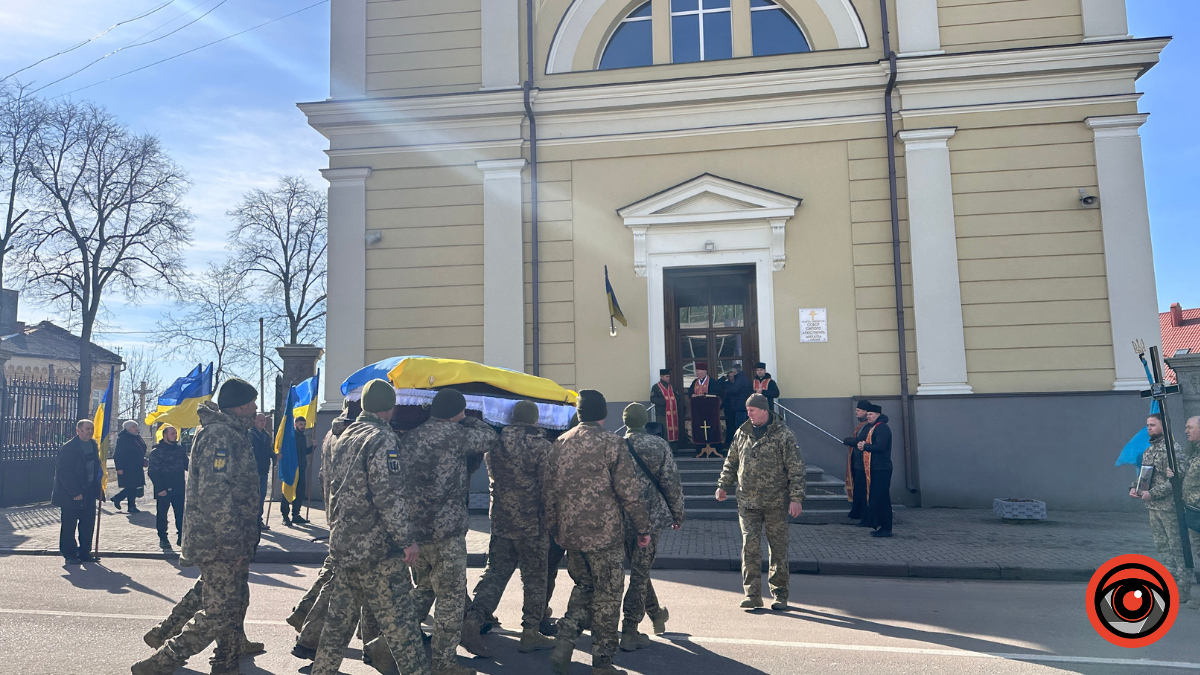 У Коломийську громаду назавжди повернувся полеглий Герой Роман Качелюк 16