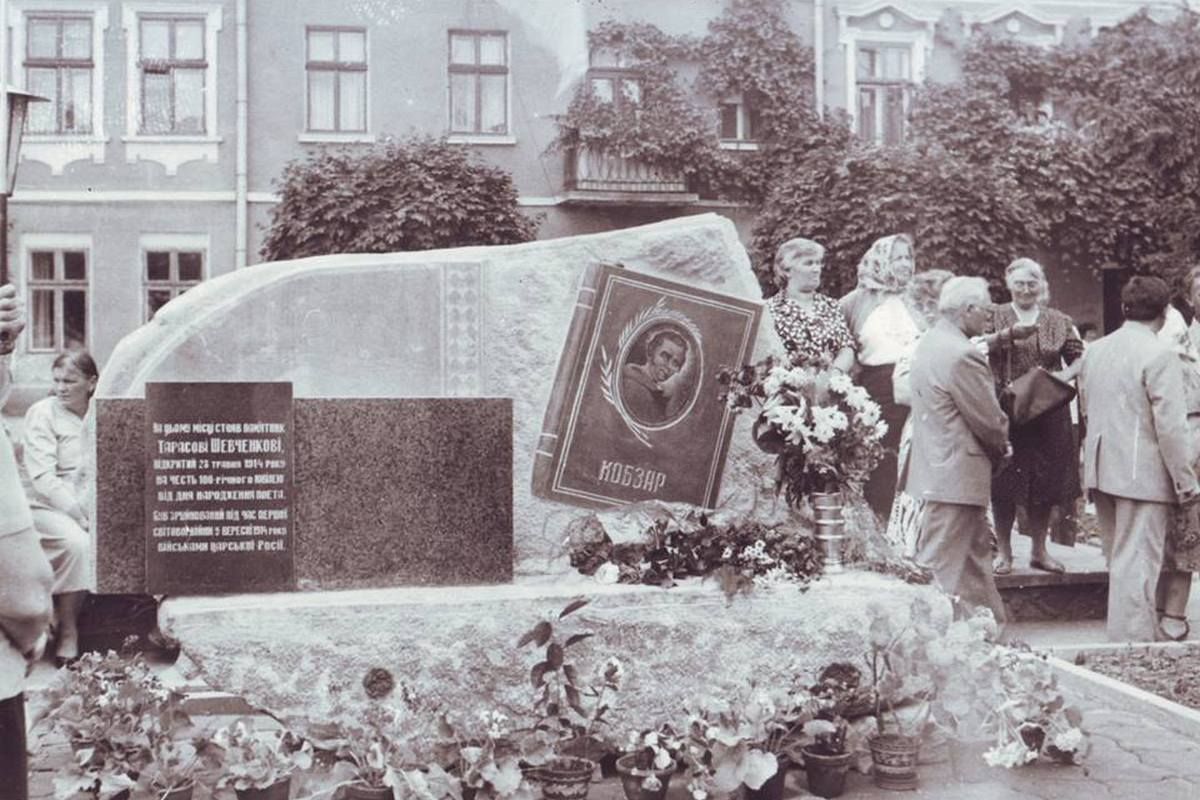 Коломийський нонсенс: звідки взялась плутанина з площею Шевченка 3