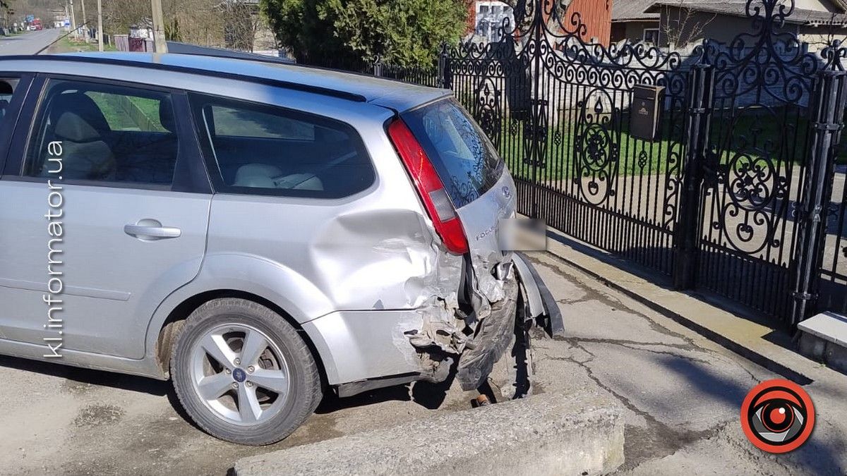 Внаслідок ДТП у Снятині двох людей доправили в лікарню 1