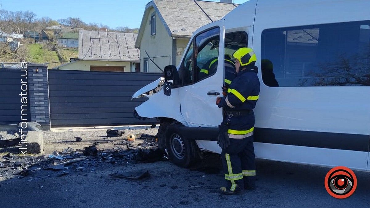 Внаслідок ДТП у Снятині двох людей доправили в лікарню 2