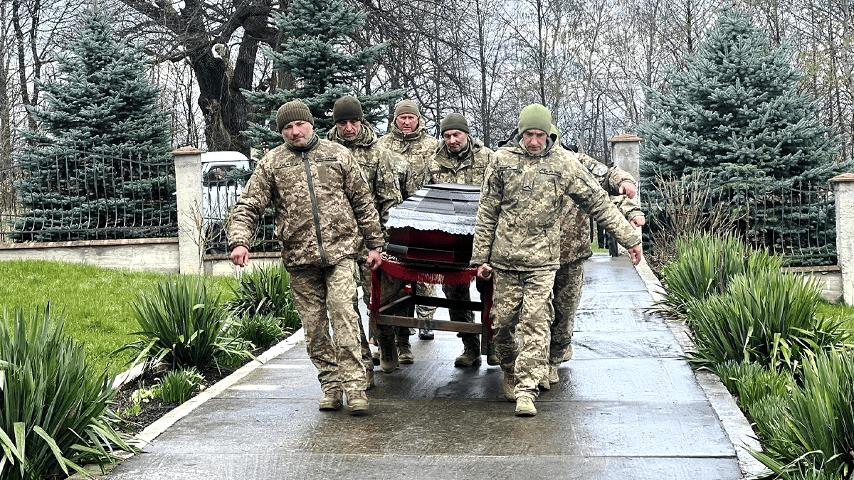 На Отинійщині провели в останню путь воїна Василя Заяця