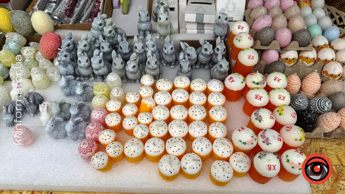 Скільки коштують свічки та серветки для великоднього кошика на ярмарку в Коломиї 2