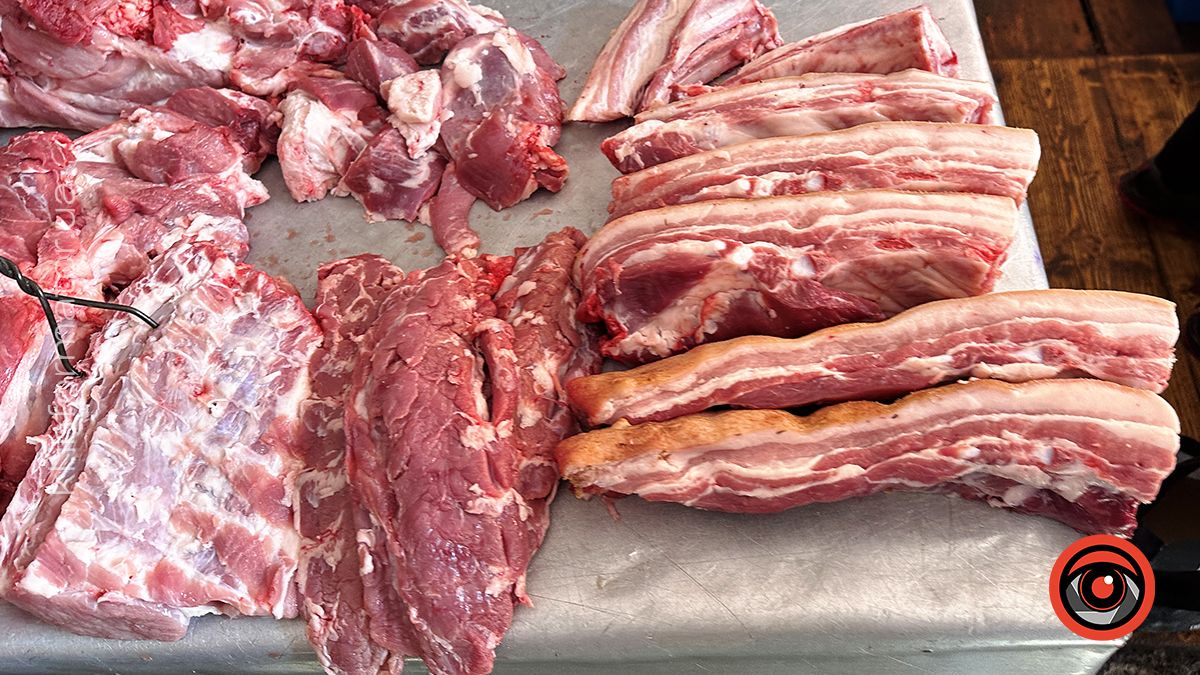 Скільки коштують м'ясні вироби перед Великоднем у Коломиї? 10