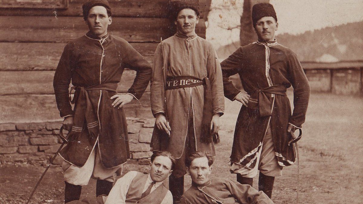 Великодні давні забави на Коломийщині: Великий Ключів, Нижній Вербіж та Печеніжин минулого століття