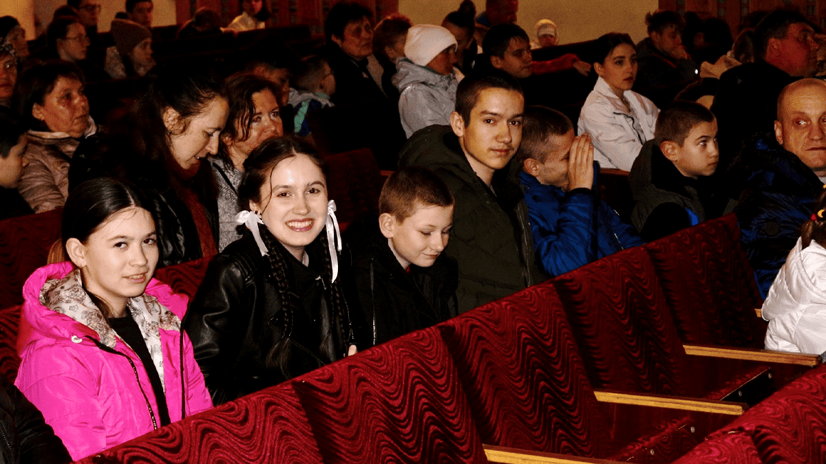 Дітям пільгових категорій з Коломийської громади подарували сертифікати на смаколики 4