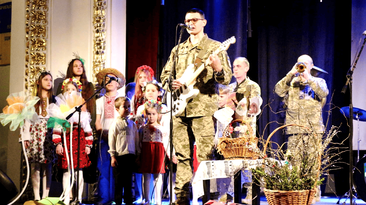 Дітям пільгових категорій з Коломийської громади подарували сертифікати на смаколики 3