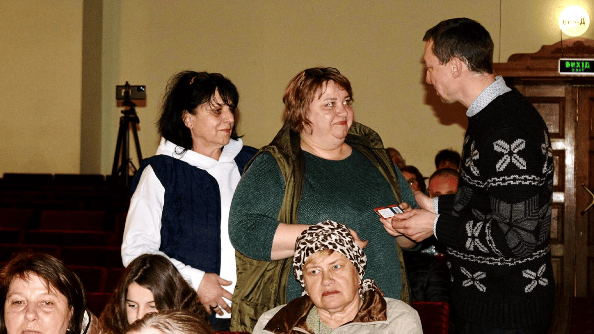 Дітям пільгових категорій з Коломийської громади подарували сертифікати на смаколики 1