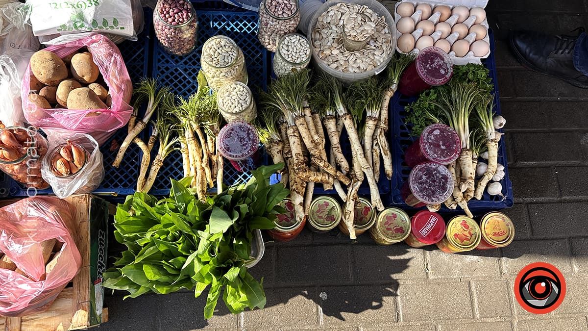 Скільки коштують яйця та хрін у Коломиї 10