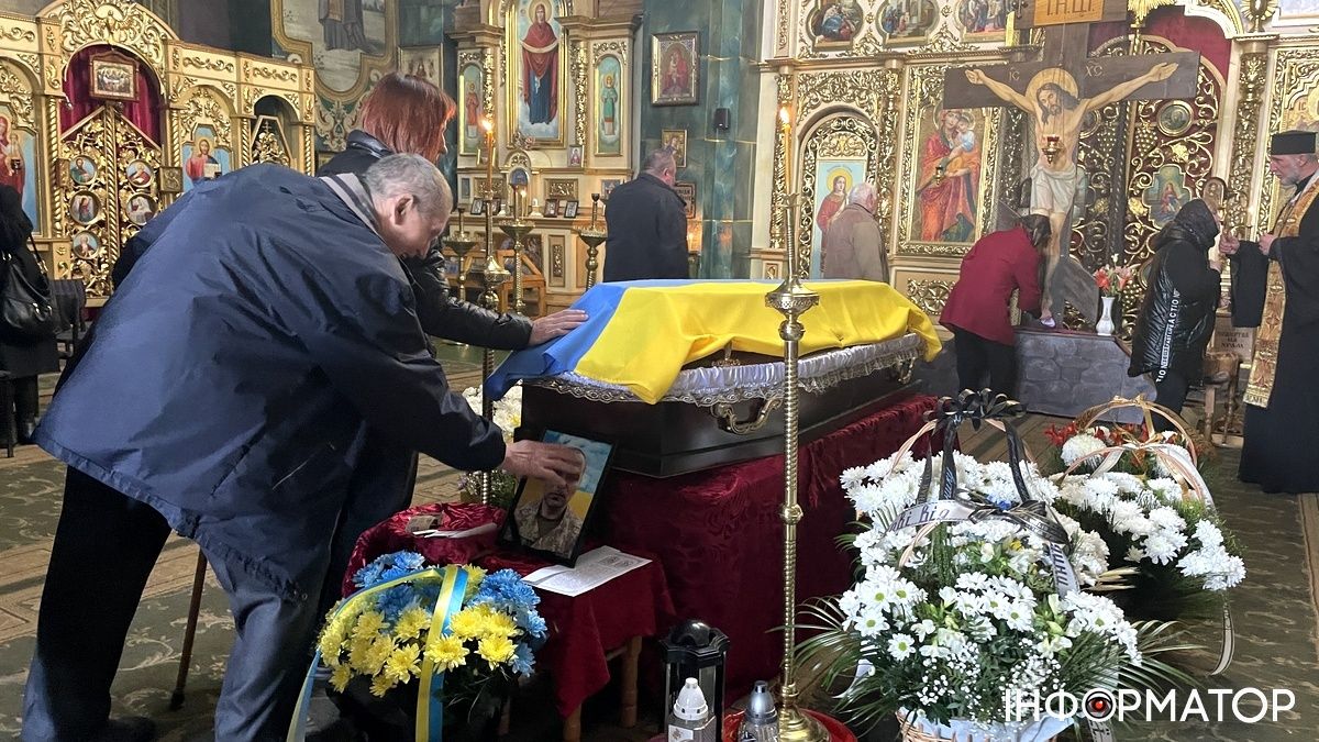 Коломия попрощалася із Героєм Сергієм Хріновським 3