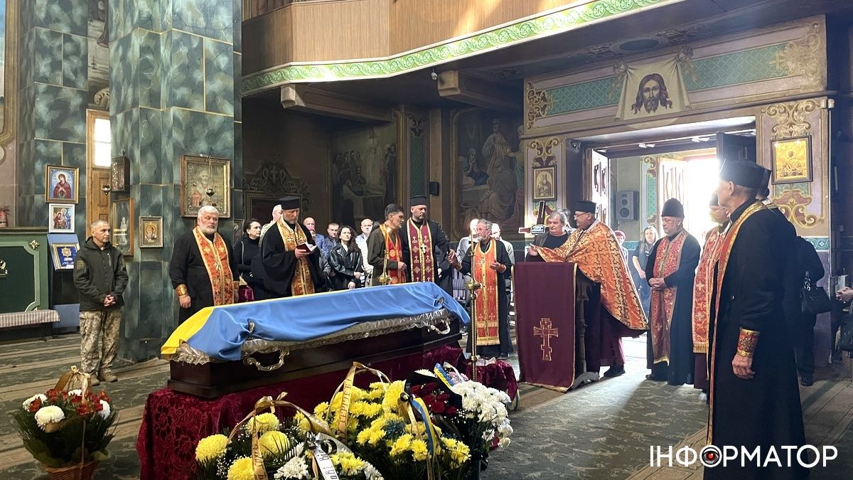 Коломия попрощалася із Героєм Сергієм Хріновським 5
