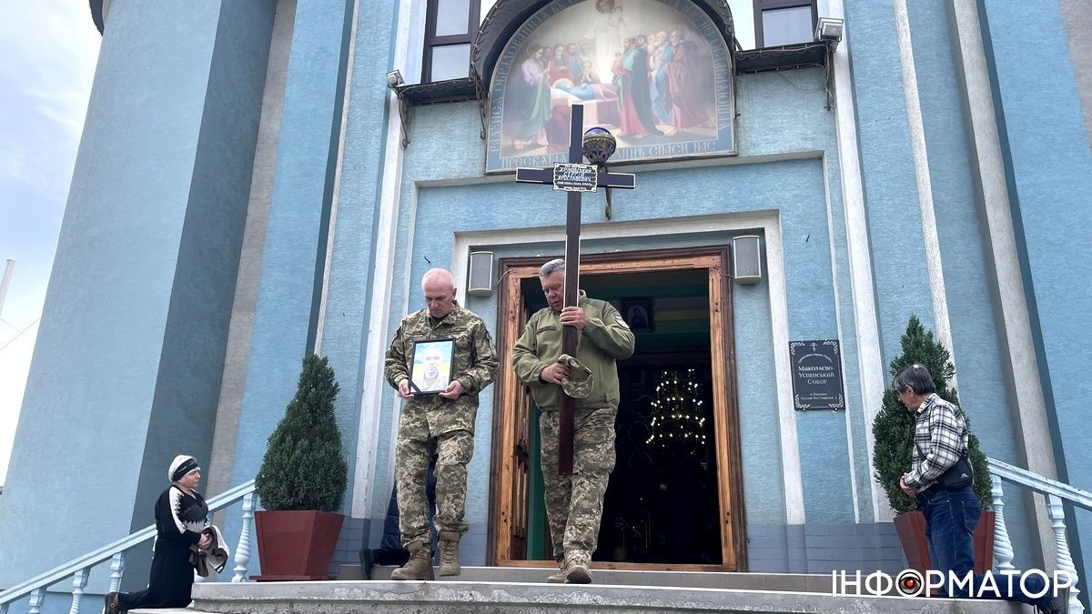 Коломия попрощалася із Героєм Сергієм Хріновським 6