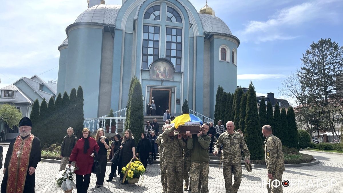 Коломия попрощалася із Героєм Сергієм Хріновським 7