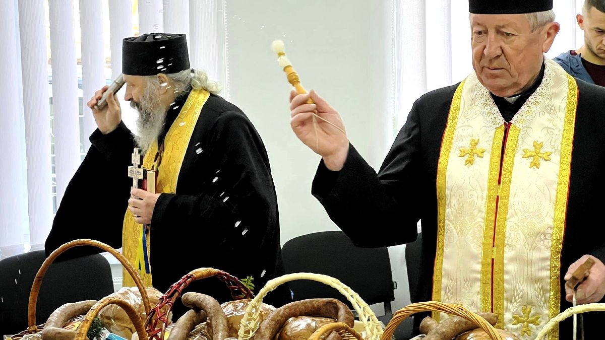 Воїнам з Городенківщини, які внаслідок бойових дій отримали І та ІІ групу інвалідності, подарували великодні кошики 1