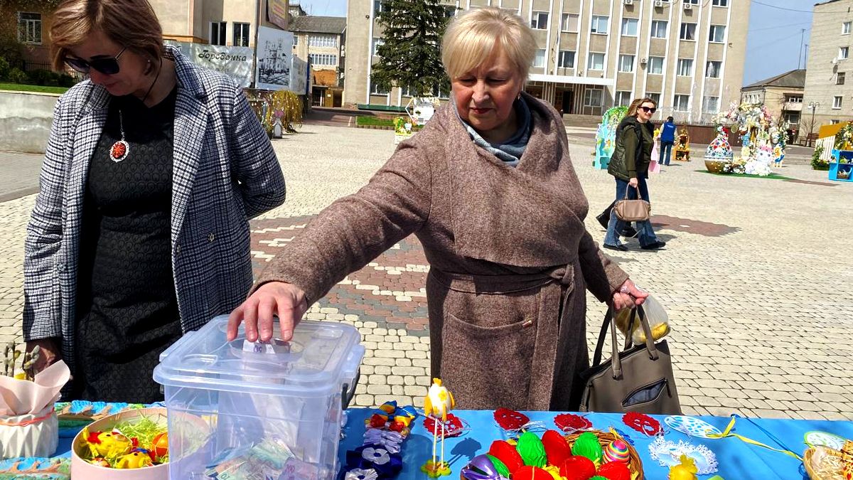 Як навчальні заклади Городенківщини місто до Великодня прикрасили 3