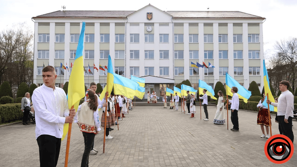 Понад 2,5 роки полону: до рідного міста на Прикарпатті повернувся воїн Олександр Медвідь 1