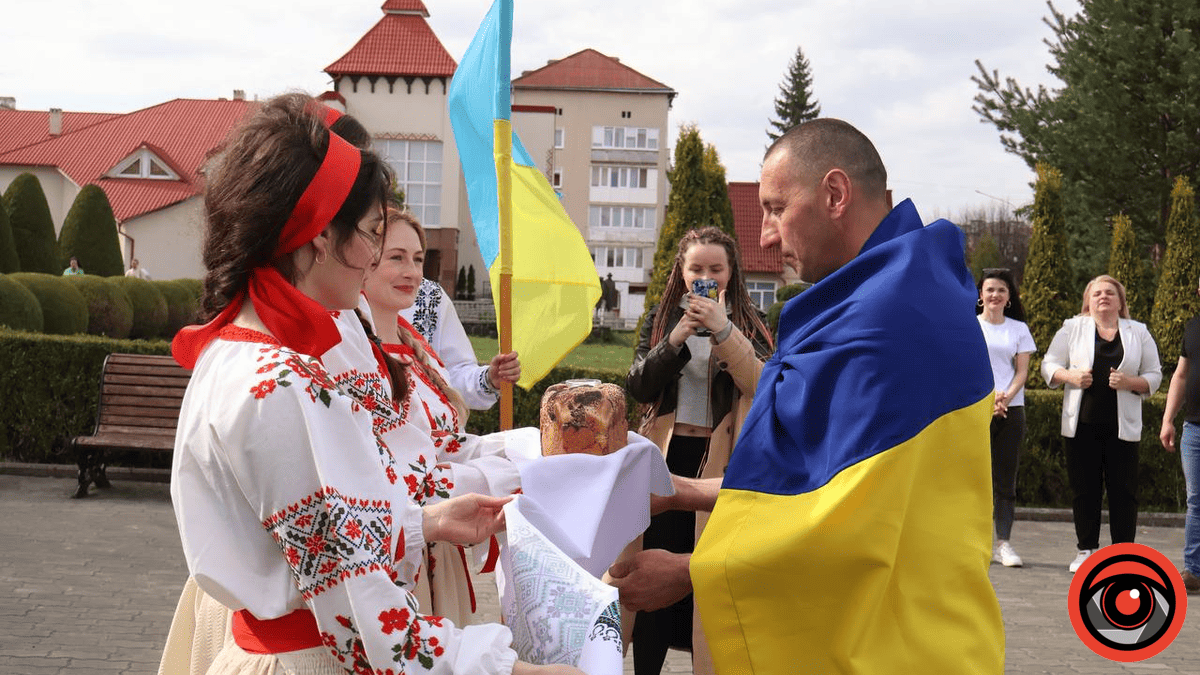 Понад 2,5 роки полону: до рідного міста на Прикарпатті повернувся воїн Олександр Медвідь 4