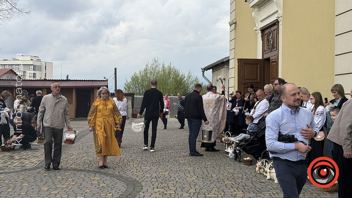 Як у храмах Коломиї освячували великодні кошики | Фоторепортаж 2
