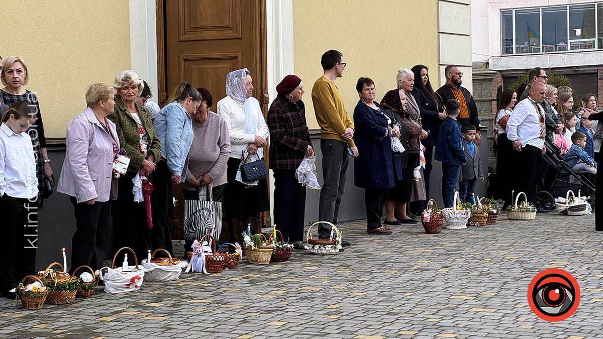 Як у храмах Коломиї освячували великодні кошики | Фоторепортаж 5