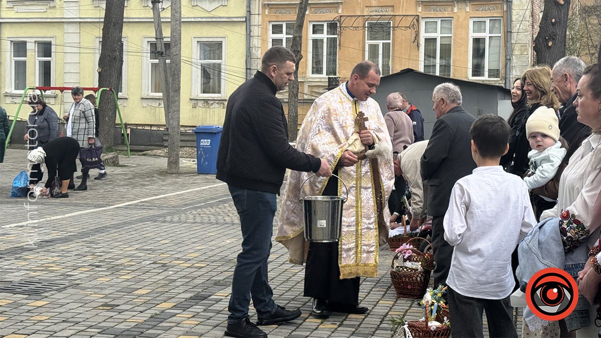 Як у храмах Коломиї освячували великодні кошики | Фоторепортаж 8