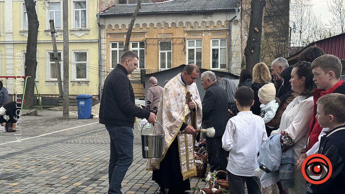 Як у храмах Коломиї освячували великодні кошики | Фоторепортаж 9