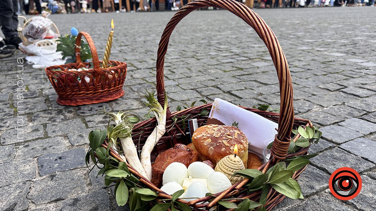 Як у храмах Коломиї освячували великодні кошики | Фоторепортаж 14
