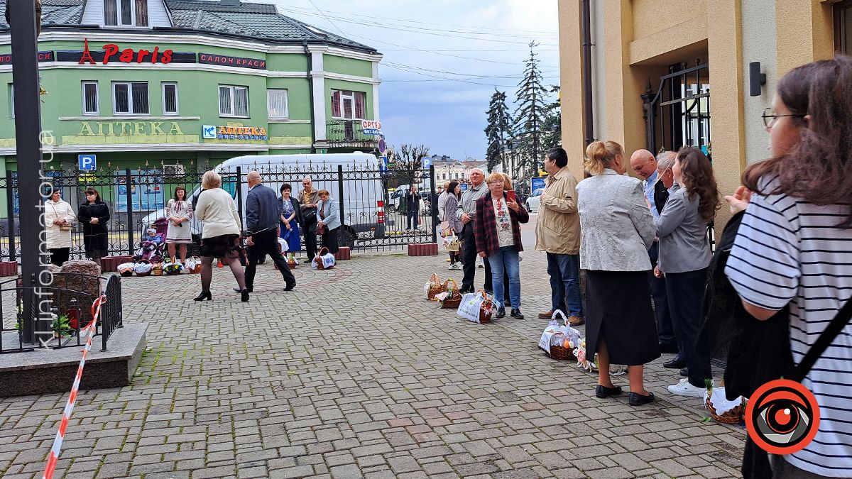 Як у храмах Коломиї освячували великодні кошики | Фоторепортаж 16