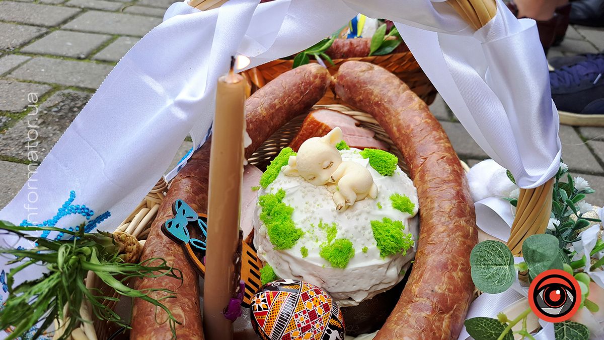 Як у храмах Коломиї освячували великодні кошики | Фоторепортаж 18