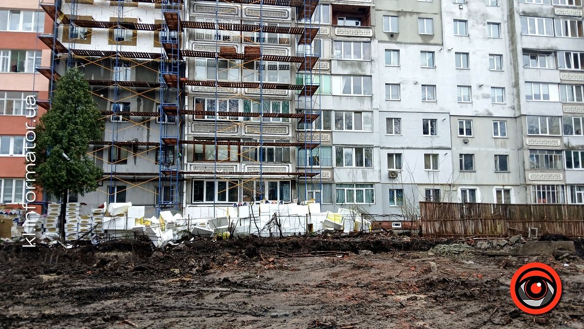 Новобудова під вікнами 9-поверхівки: коломияни просили підтримки мера і депутатів, але дарма 4
