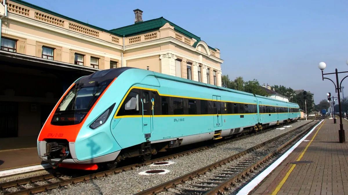 Потяг Чернівці — Львів, який їздить через Коломию, продовжить курсувати й у травні