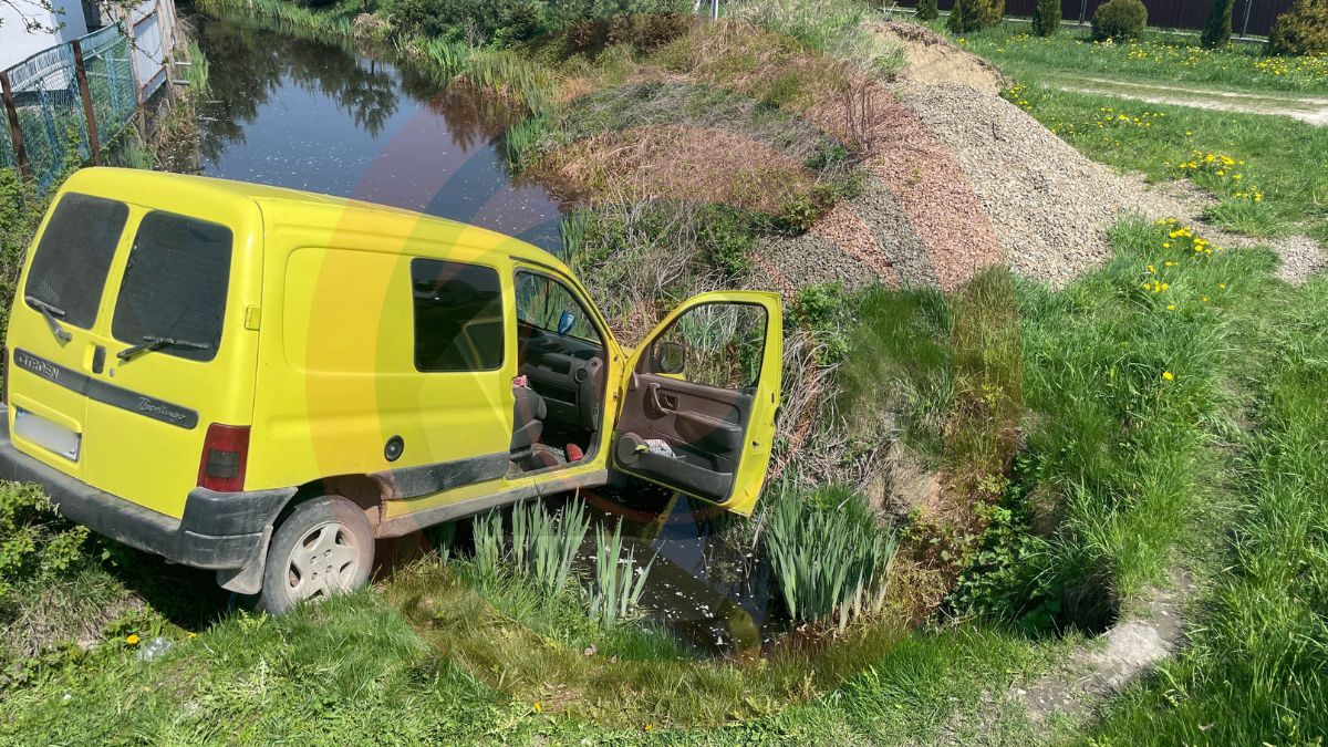 На Прикарпатті в ДТП потрапив священник, який їхав на службу 2