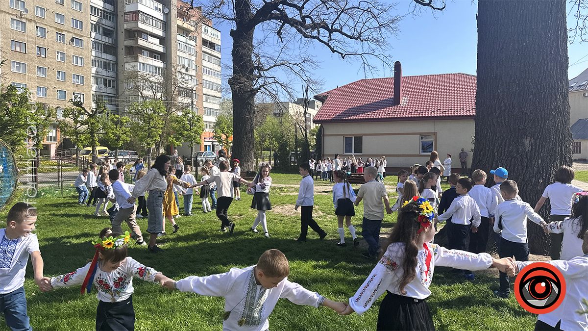 У Коломиї школярі водили гаївки 2