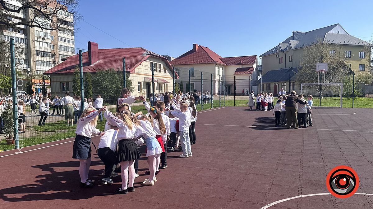 У Коломиї школярі водили гаївки 3