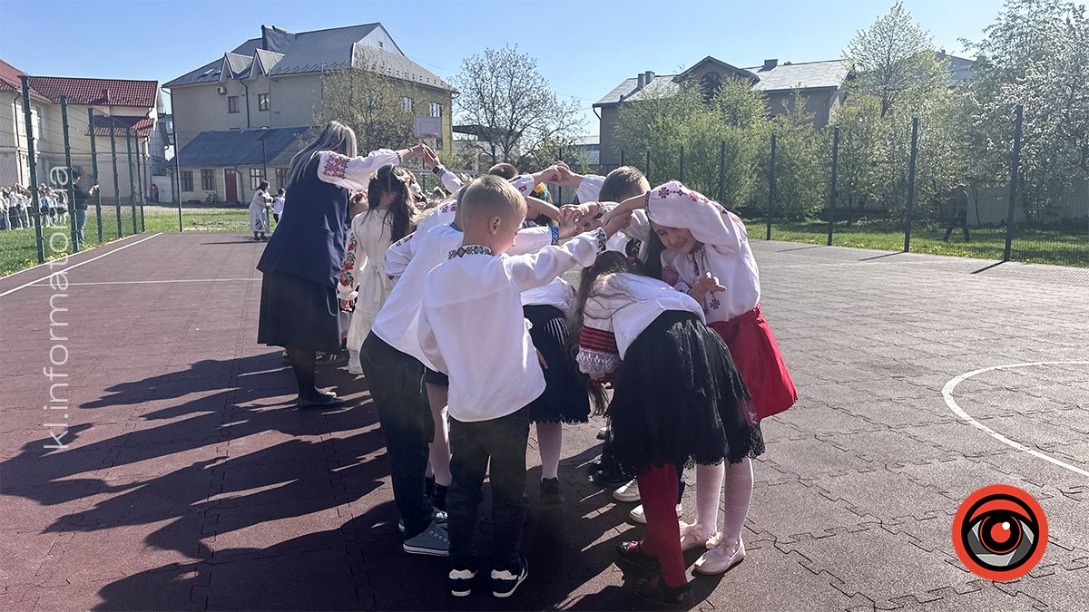 У Коломиї школярі водили гаївки 4