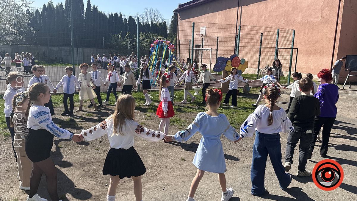 У Коломиї школярі водили гаївки 9