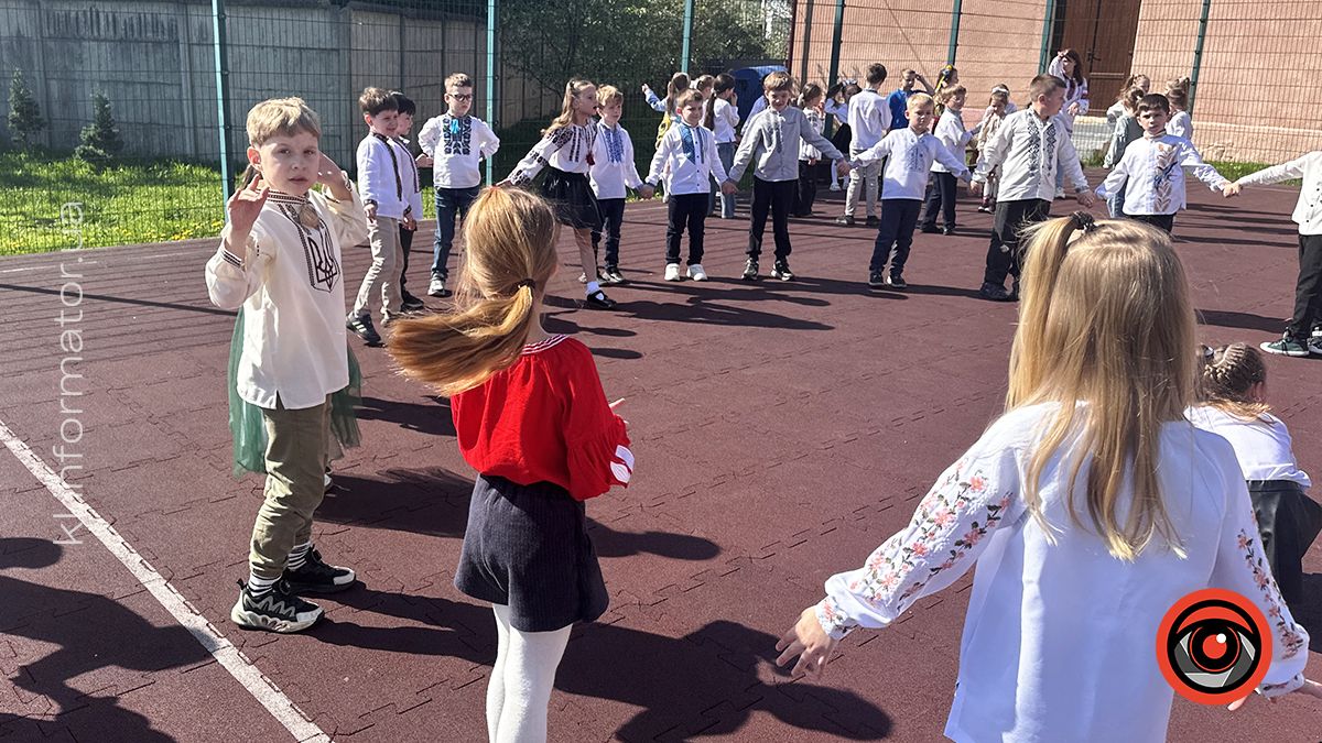 У Коломиї школярі водили гаївки 12