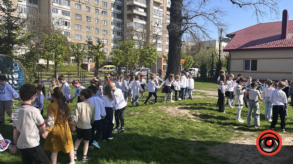 У Коломиї школярі водили гаївки 14