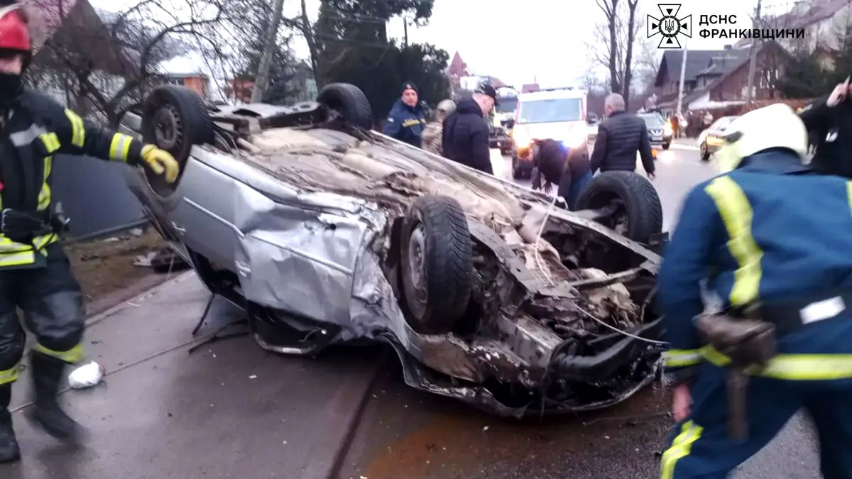 Мешканця Яремче, який напідпитку врізався у електроопору на легковику, судитимуть на Прикарпатті 1