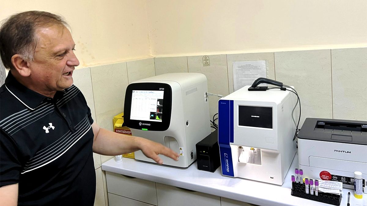 Для медичного закладу Городенки придбали сучасний апарат для аналізу крові 3