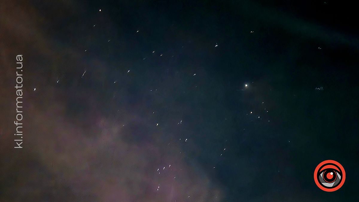 У світлі ліхтарів та ароматі весни: фоторепортаж вечірньої Коломиї 17