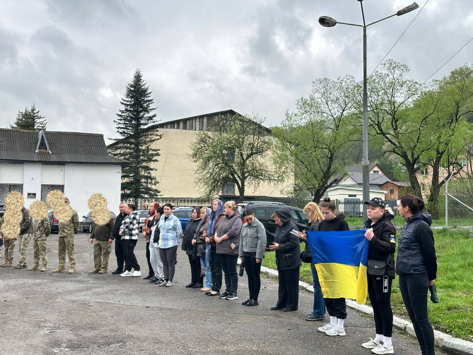 У Делятині "на щиті" зустріли Героя Володимира Пасічника 6