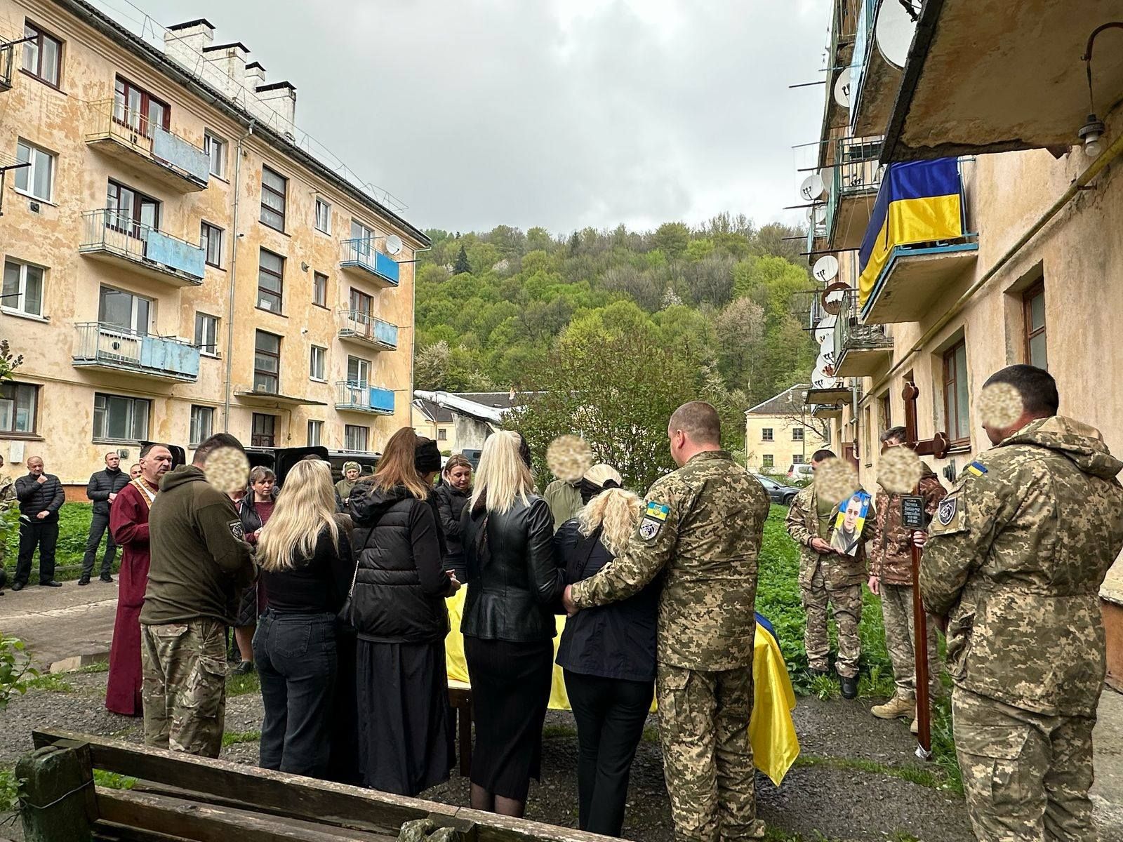 У Делятині "на щиті" зустріли Героя Володимира Пасічника 5