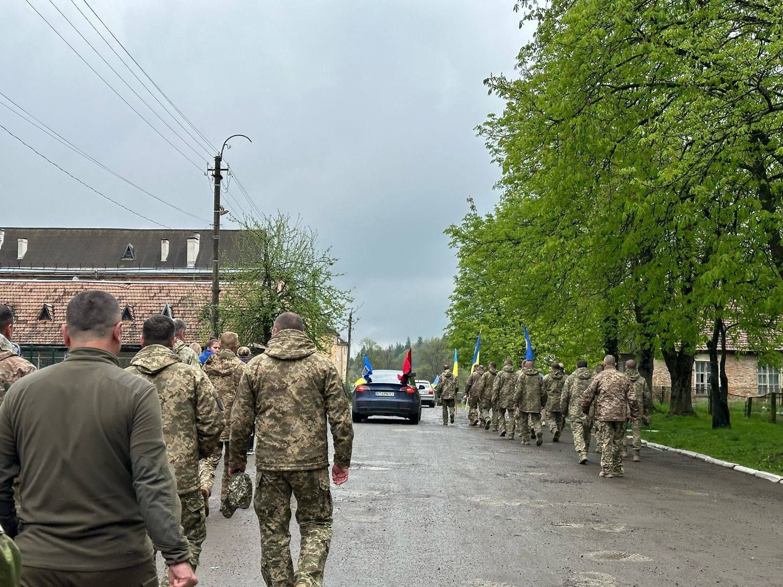 У Делятині "на щиті" зустріли Героя Володимира Пасічника 3