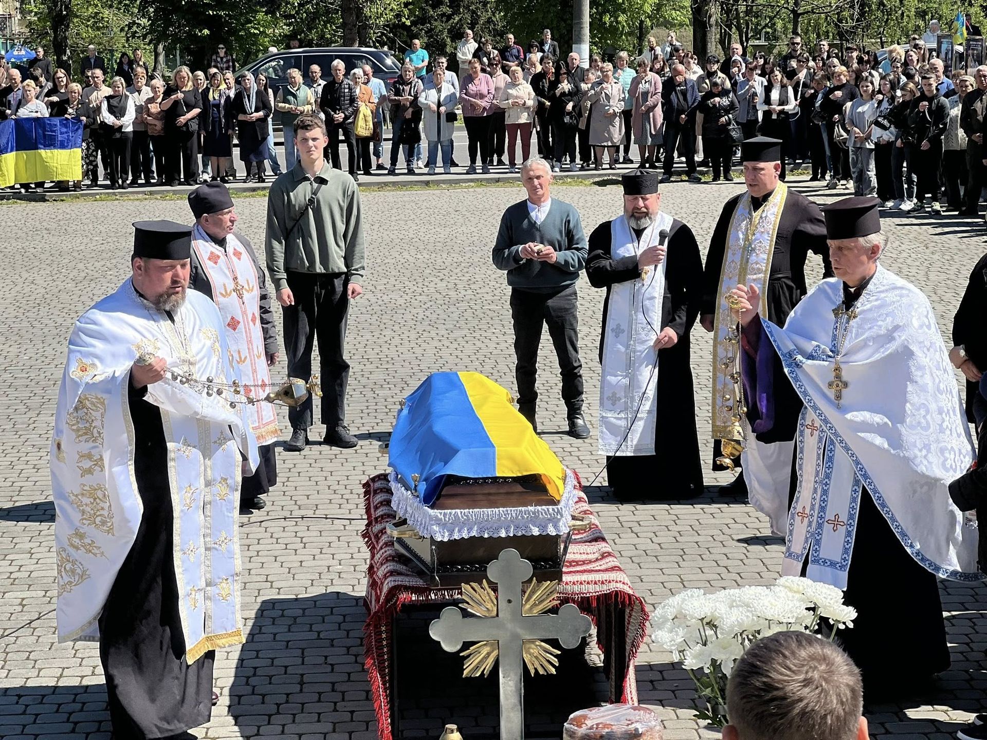 Отинійська громада "на щиті" зустріла воїна Михайла Піварчука 2