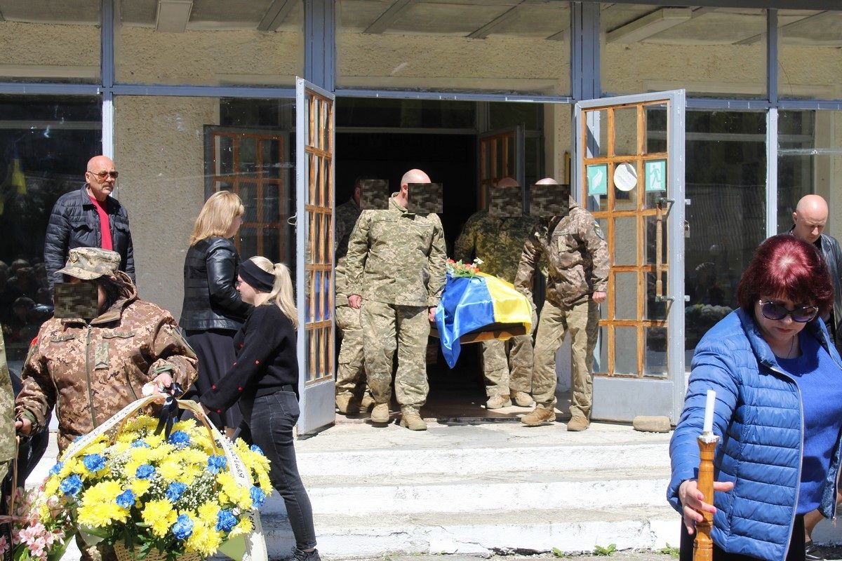 У Делятинській громаді провели в останню дорогу полеглого Героя Володимира Пасічника 2