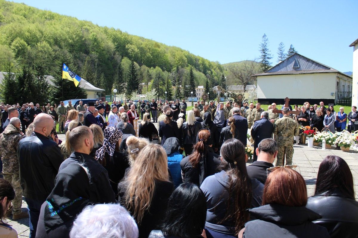 У Делятинській громаді провели в останню дорогу полеглого Героя Володимира Пасічника 8