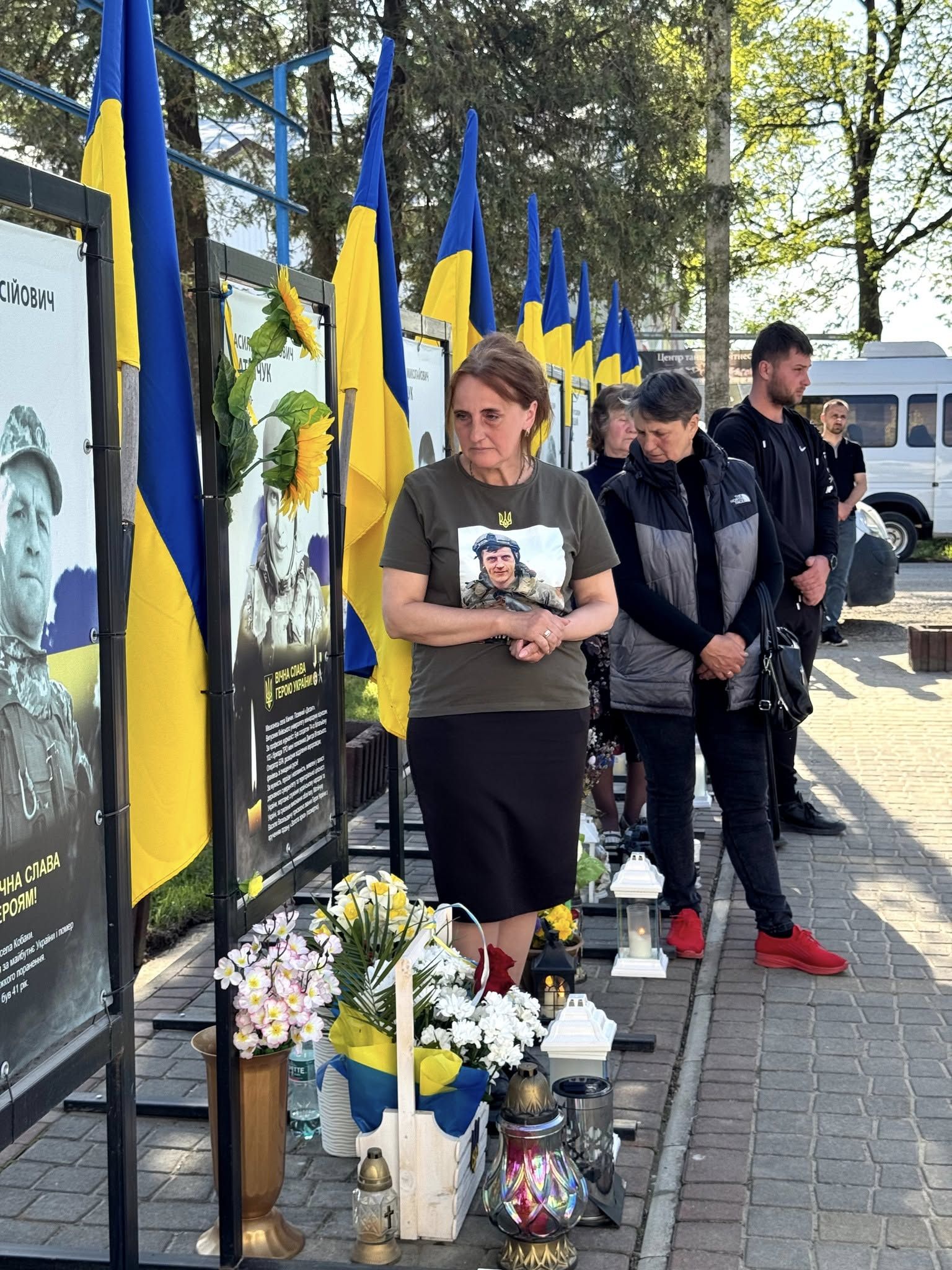 На Косівщині нагородили полеглих Героїв медаллю "За заслуги перед Прикарпаттям" 3