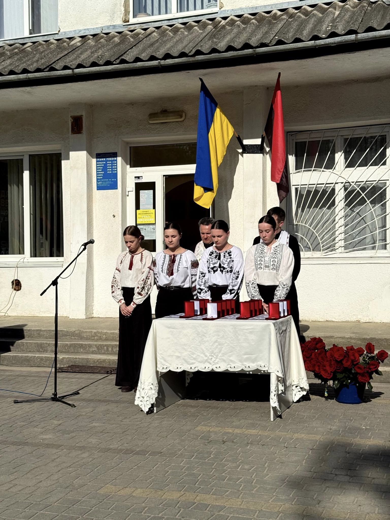 На Косівщині нагородили полеглих Героїв медаллю "За заслуги перед Прикарпаттям" 4