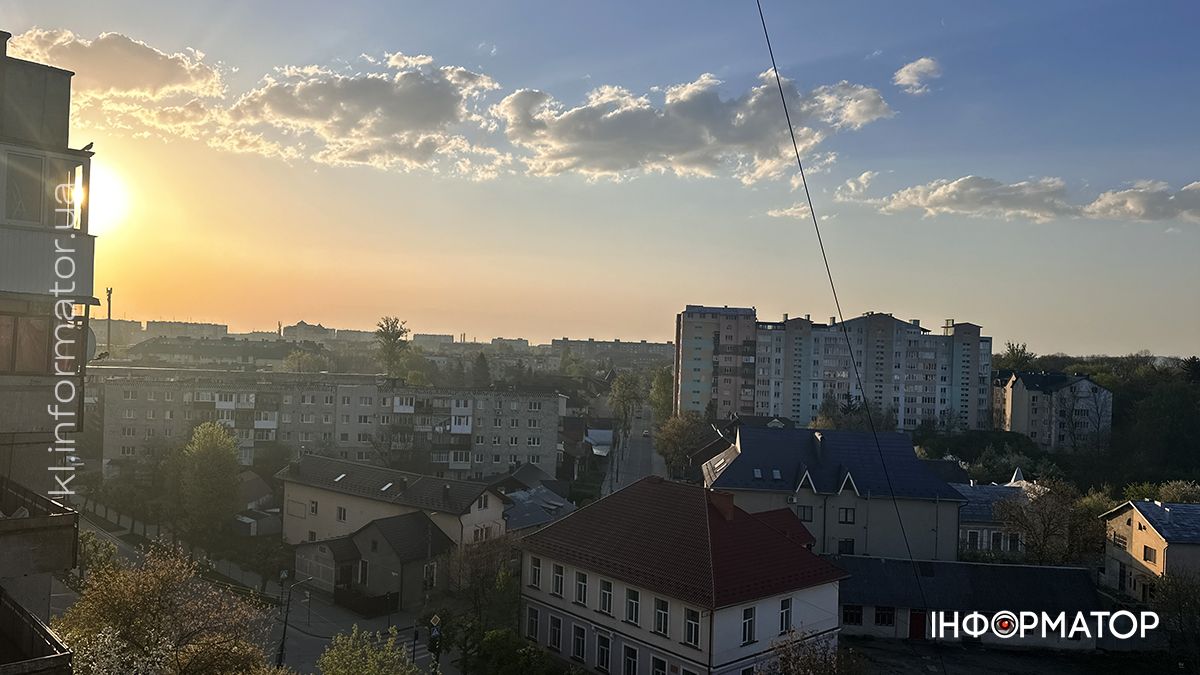 Сакури, сніг і сонце: фоторепортаж квітневої Коломиї 13